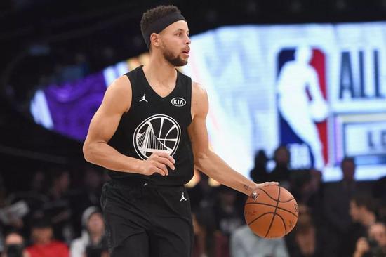 不少球迷和 不少球迷和